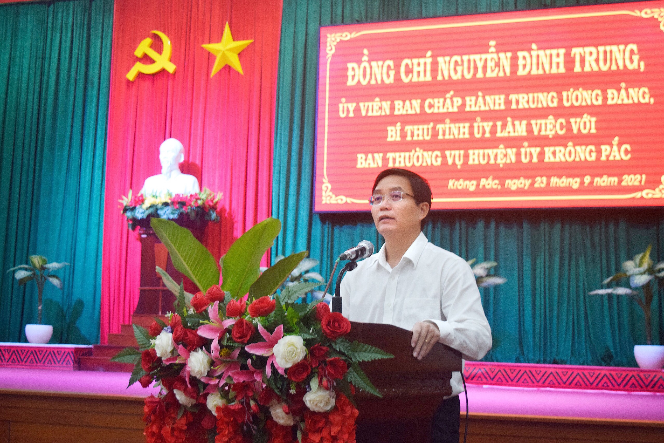 Đoàn công tác Ban thường vụ Tỉnh ủy làm việc với Ban thường vụ Huyện ủy