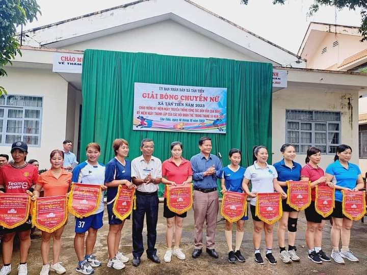 Khối Dân vận phối hợp tổ chức các hoạt động nhằm chào mừng kỷ niệm ngày Truyền thống công tác Dân vận của Đảng, Kỷ niệm Ngày thành lập các Hội Đoàn thể trong tháng 10 năm 2023