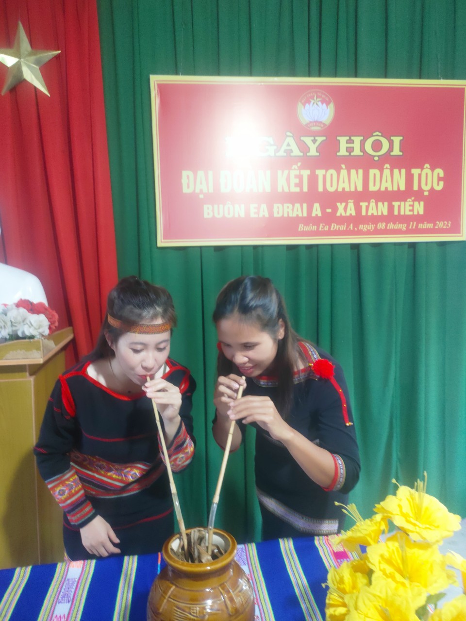 TƯNG BỪNG NGÀY HỘI ĐẠI ĐOÀN KẾT TOÀN DÂN TỘC TRÊN ĐỊA BÀN XÃ TÂN TIẾN