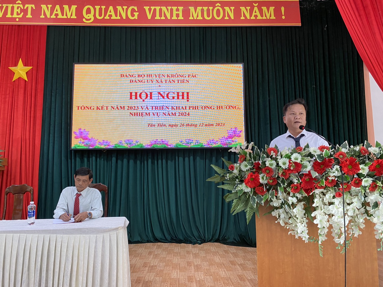 ĐẢNG BỘ XÃ TÂN TIẾN TỔ CHỨC HỘI NGHỊ TỔNG KẾT NĂM 2023 VÀ TRIỂN KHAI PHƯƠNG HƯỚNG, NHIỆM VỤ NĂM 2024