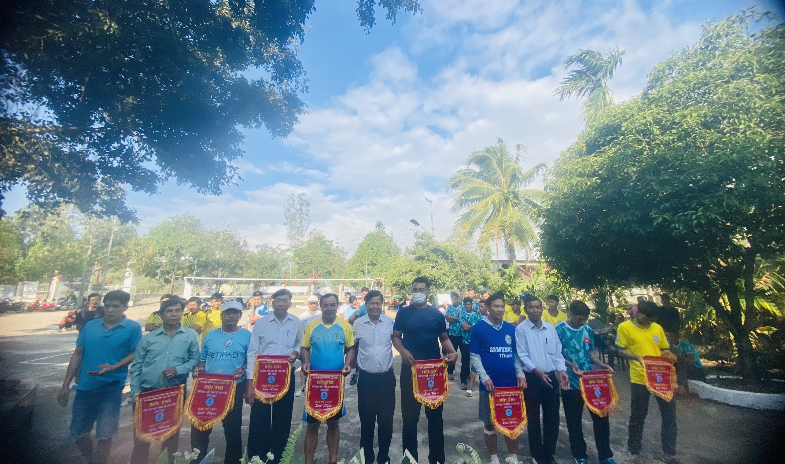 Tân Tiến: Sôi nổi giải bóng chuyền chào mừng Đại hội Nông Dân và Công đoàn xã Tân Tiến nhiệm kỳ 2023-2028