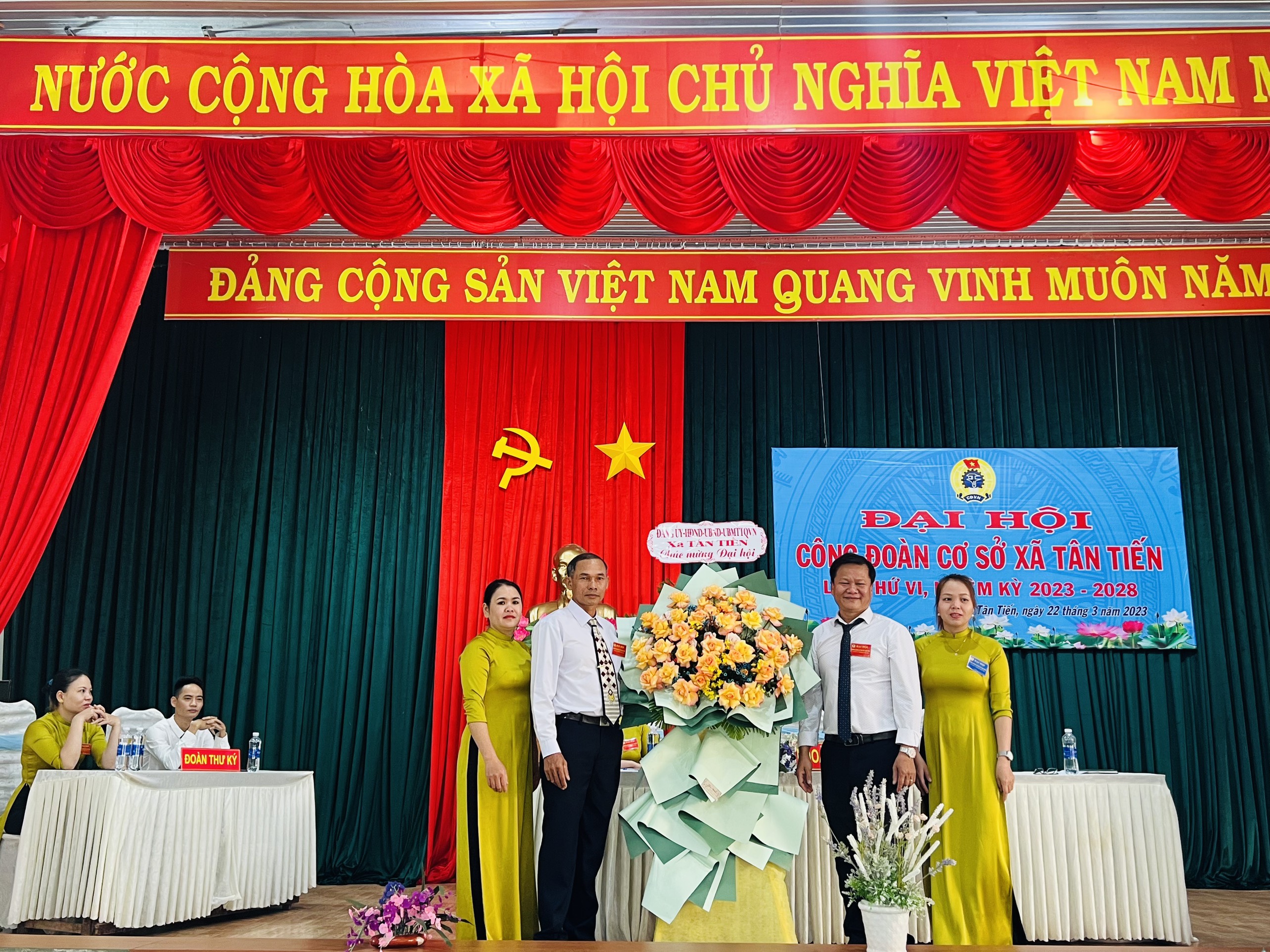 ĐAỊ HỘI CÔNG ĐOÀN CƠ SỞ XÃ TÂN TIẾN NHIỆM KỲ 2023-2028