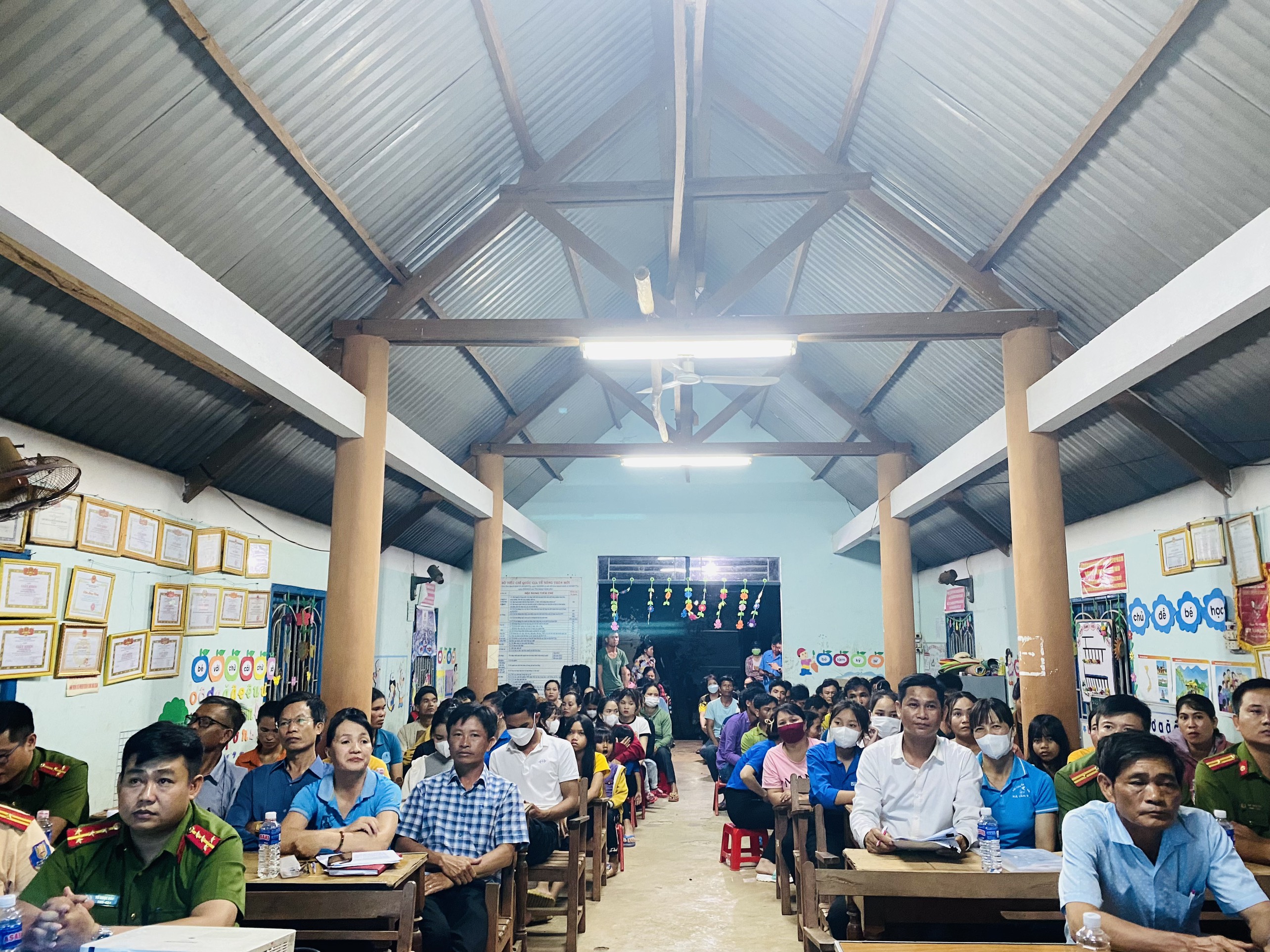 HỘI NGHỊ PHÁT ĐỘNG QUẦN CHÚNG TẠI BUÔN KPLANG VÀ BUÔN KNIER XÃ TÂN TIẾN