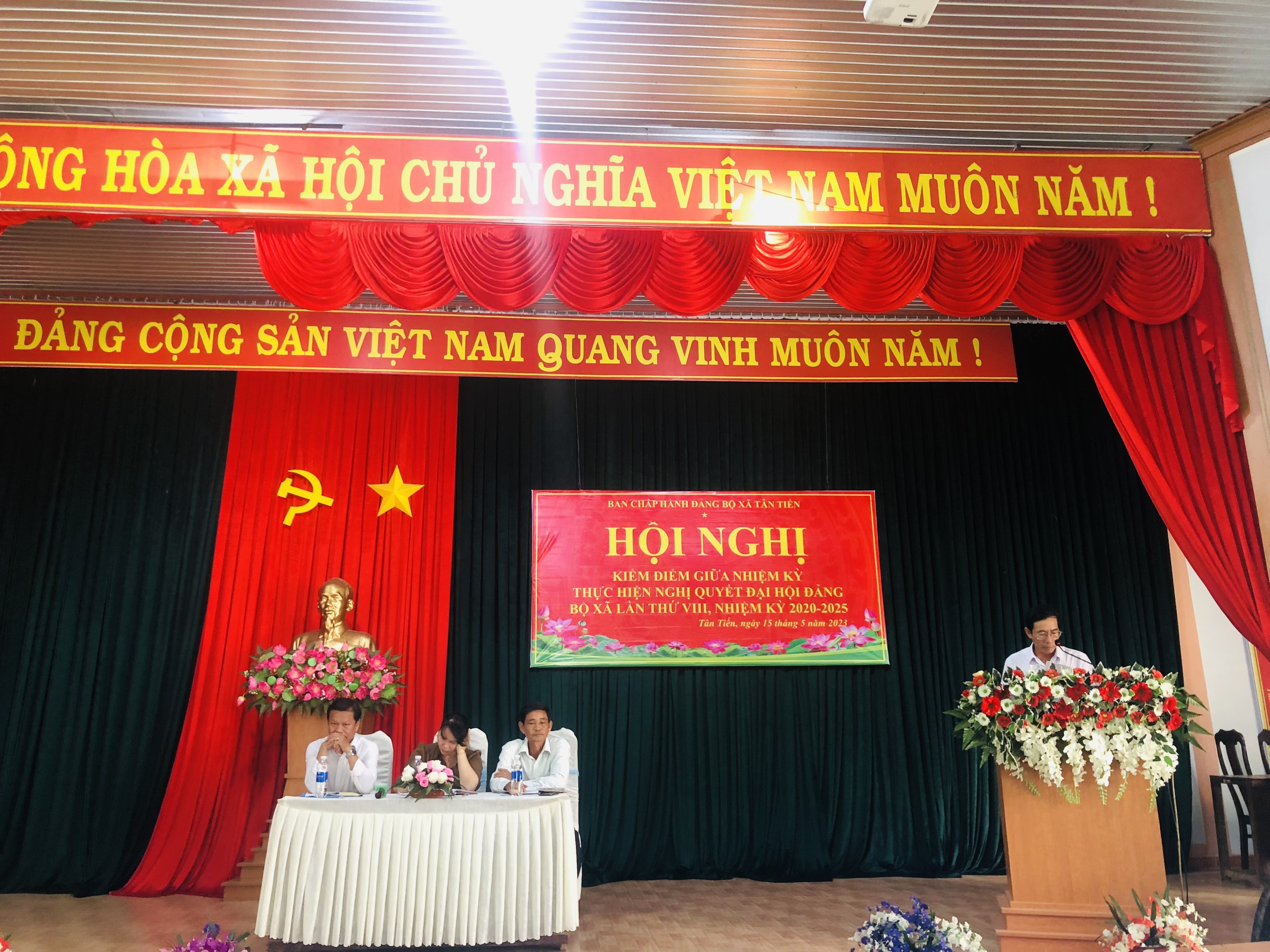 Đảng ủy xã Tân Tiến tổ chức Hội nghị Kiểm điểm giữa nhiệm kỳ thực hiện Nghị quyết Đại hội Đảng bộ xã lần thứ VIII, nhiệm kỳ 2020- 2025