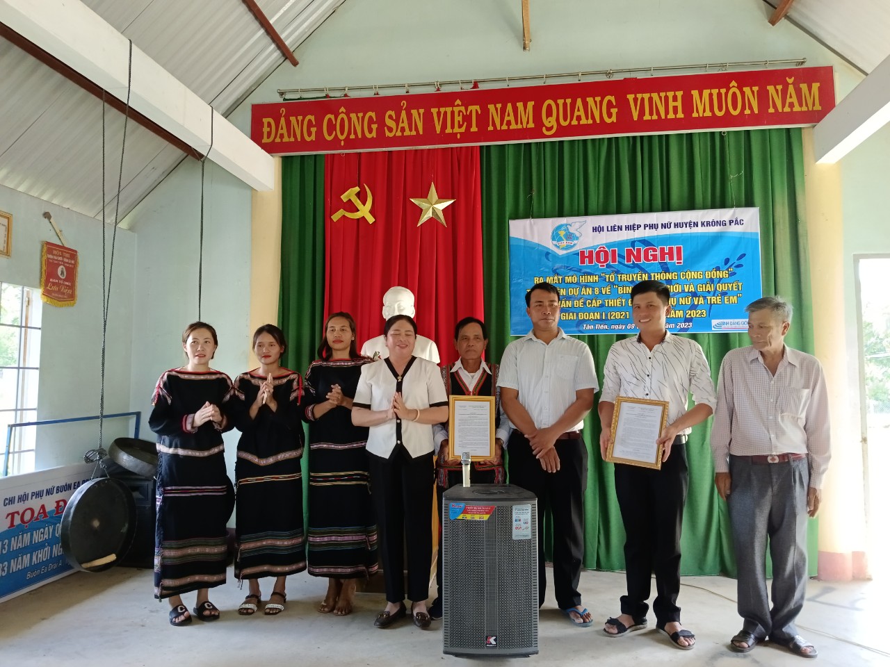 HỘI LIÊN HIỆP PHỤ NỮ HUYỆN KRÔNG PẮC RA MẮT MÔ HÌNH “TỔ TRUYỀN THÔNG CỘNG ĐỒNG” TẠI BUÔN EAĐRAi A XÃ TÂN TIẾN
