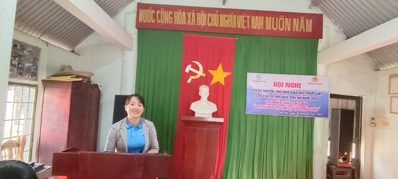 HỘI LHPN XÃ TÂN TIẾN TỔ CHỨC HỘI NGHỊ TUYÊN TRUYỀN PHỔ BIẾN GIÁO DỤC PHÁP LUẬT VÀ RA MẮT CLB PHỤ NỮ ĐỒNG BÀO DTTS VỚI PHÁP LUẬT