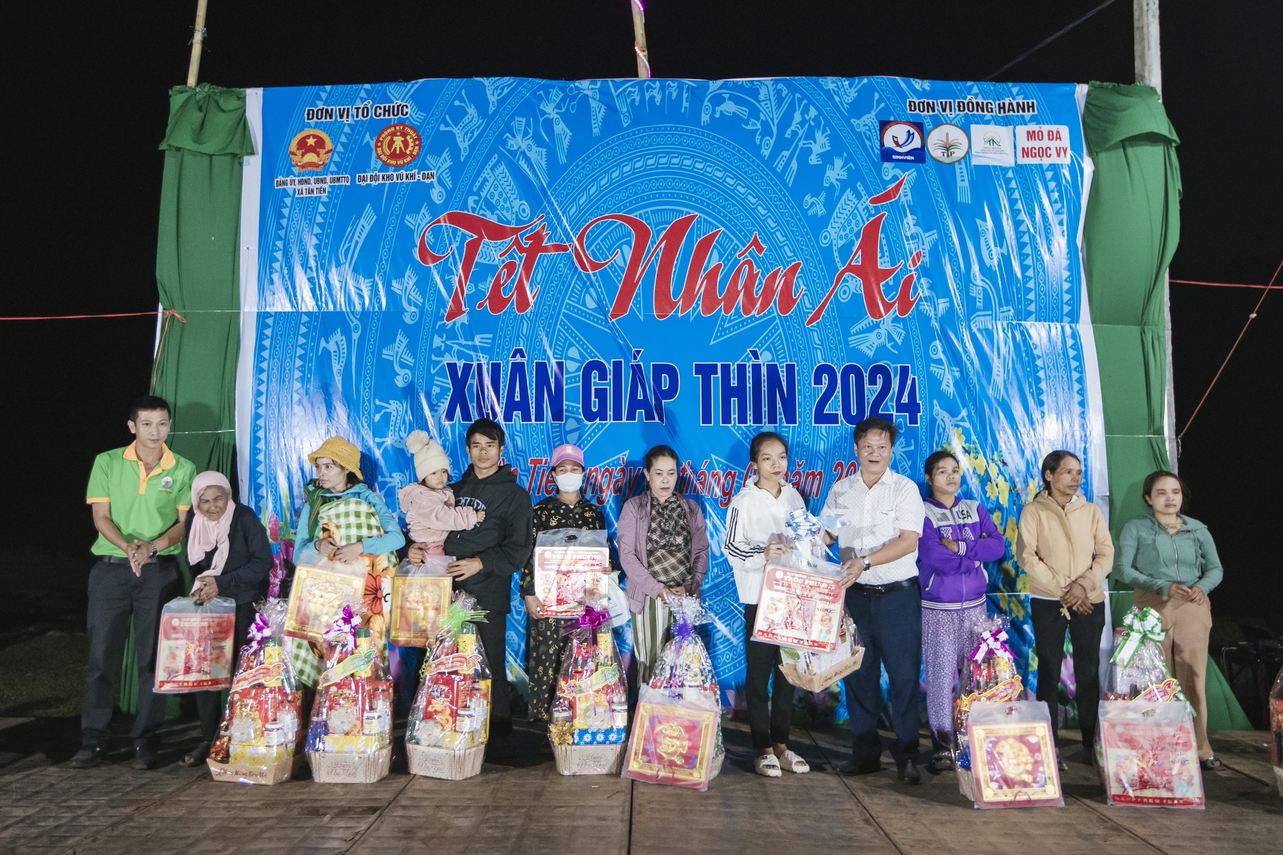 TÂN TIẾN: TẾT NHÂN ÁI XUÂN GIÁP THÌN 2024