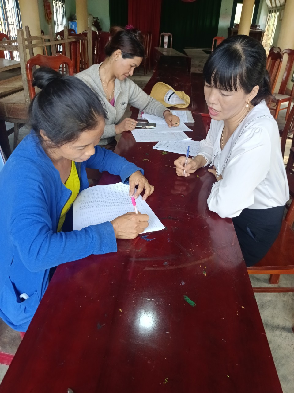 CÔNG TÁC KIỂM TRA, GIÁM SÁT, ĐỐI CHIẾU NỢ VAY LÀ MỘT TRONG NHỮNG GIẢI PHÁP  CỦA HỘI PHỤ NỮ XÃ ĐỂ NÂNG CAO HIỆU QUẢ CHẤT LƯỢNG HOẠT ĐỘNG TÍN DỤNG NGÂN HÀNG CHÍNH SÁCH XÃ HỘI.