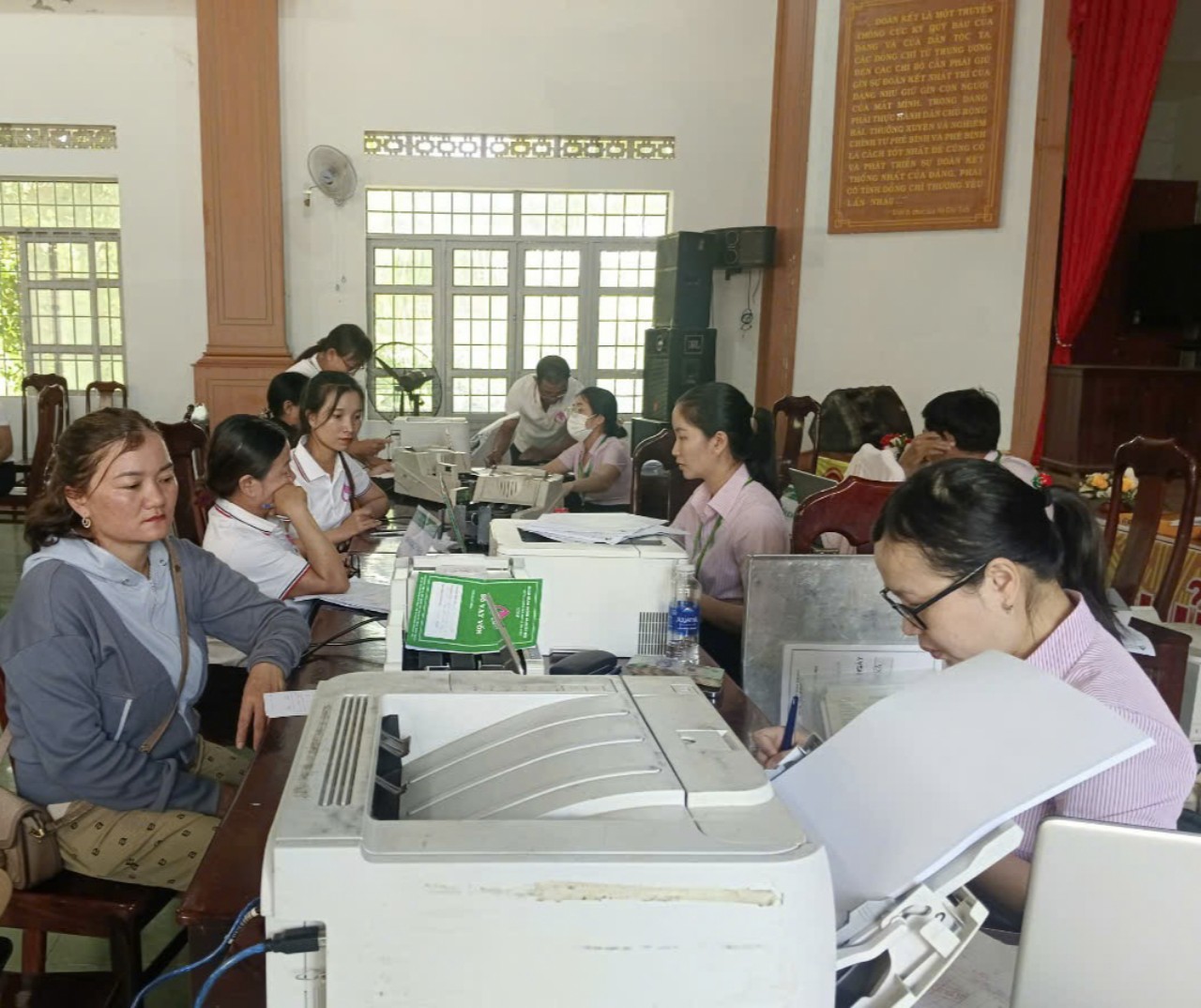 HỘI LHPN XÃ TÂN TIẾN THỰC HIỆN CÔNG TÁC KIỂM TRA,GIÁM SÁT  VÀ XỬ LÝ NỢ ĐẾN HẠN