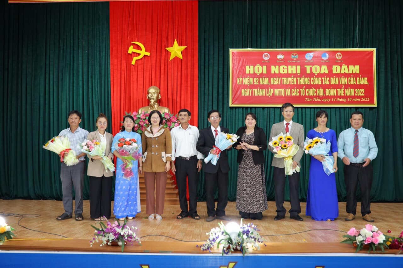 HỘI NGHỊ TOẠ ĐÀM NHÂN KỶ NIỆM 92 NĂM NGÀY TRUYỀN THỐNG CÔNG TÁC DÂN VẬN CỦA ĐẢNG VÀ NGÀY THÀNH LẬP CÁC HỘI, ĐOÀN THỂ 