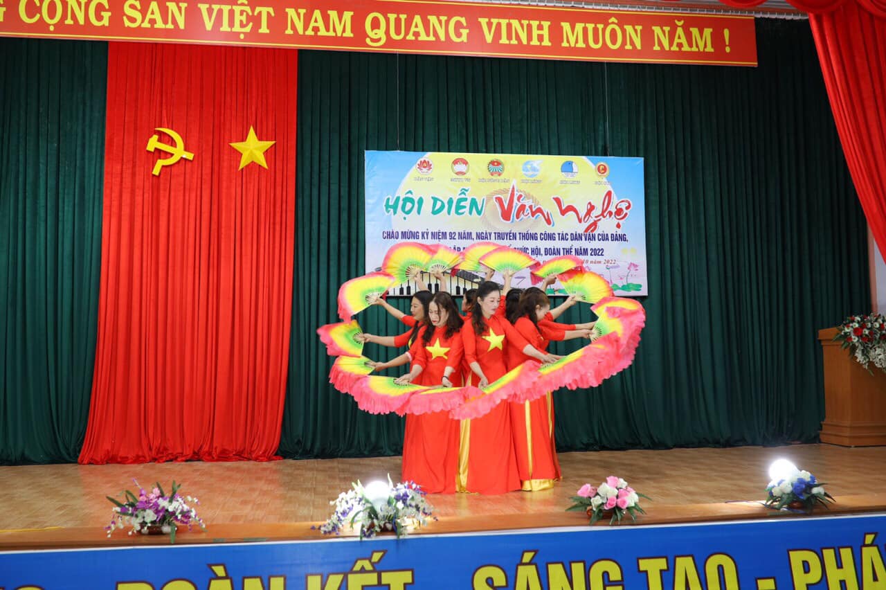 HỘI DIỄN VĂN NGHỆ CHÀO MỪNG KỶ NIỆM 92 NĂM NGÀY TRUYỀN THỐNG CÔNG TÁC DÂN VẬN CỦA ĐẢNG, NGÀY THÀNH LẬP MTTQ VÀ CÁC HỘI, ĐOÀN THỂ NĂM 2022