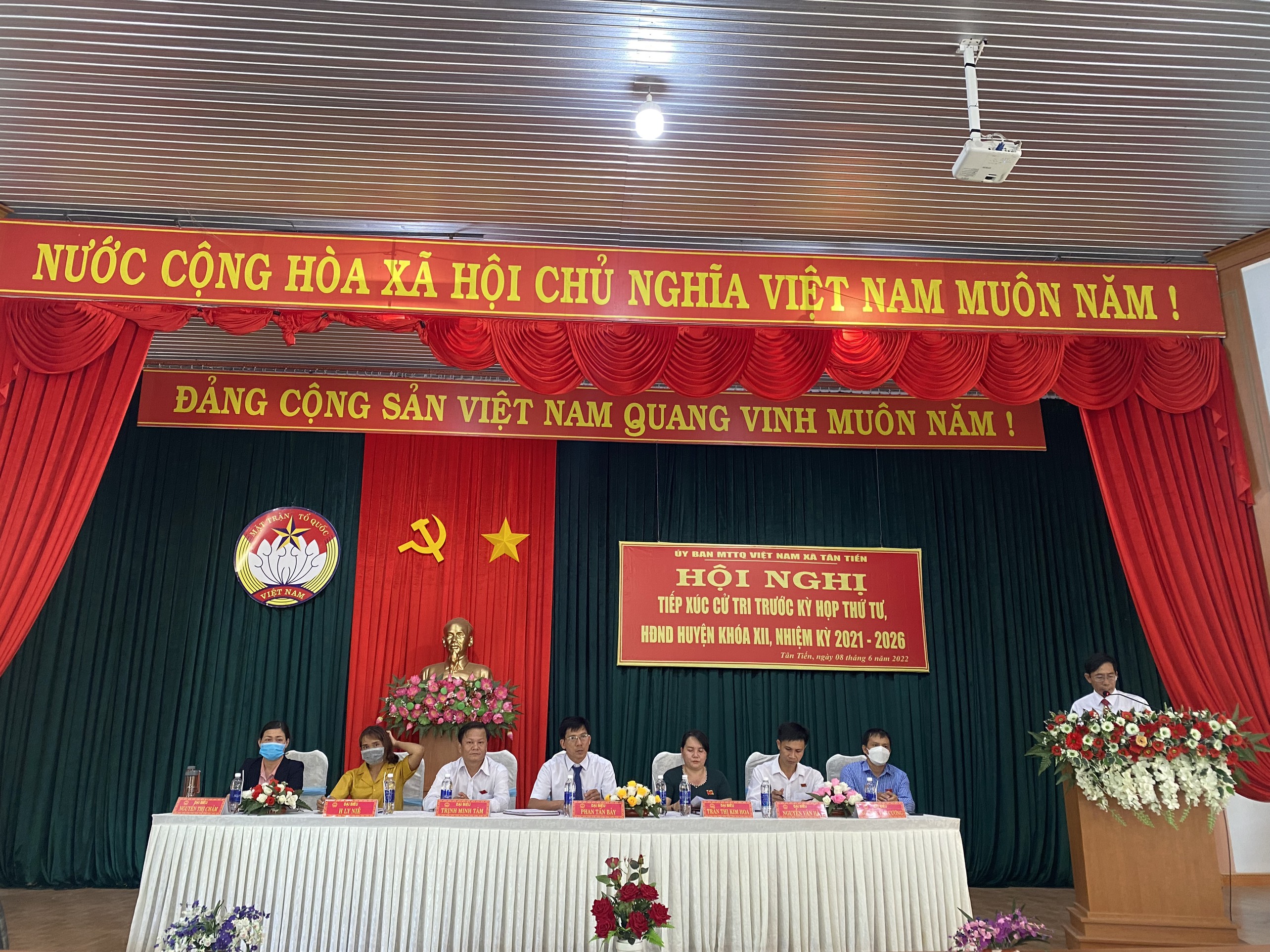 HỘI NGHỊ TIẾP XÚC CỬ TRI TRƯỚC KỲ HỌP THỨ TƯ, HĐND HUYỆN KHÓA XII, NHIỆM KỲ 2021-2026