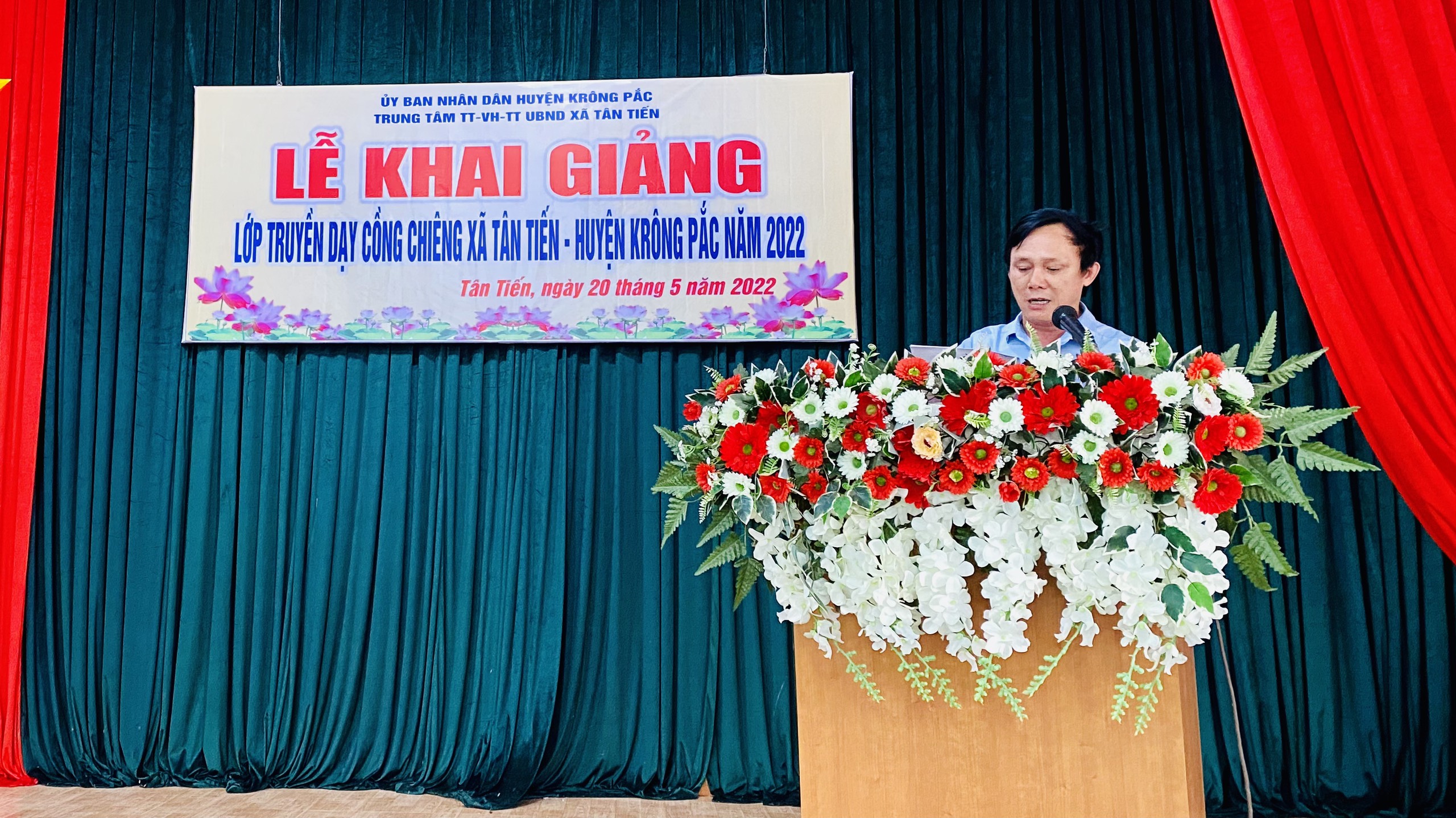 Tân Tiến: Khai giảng lớp dạy cồng chiêng