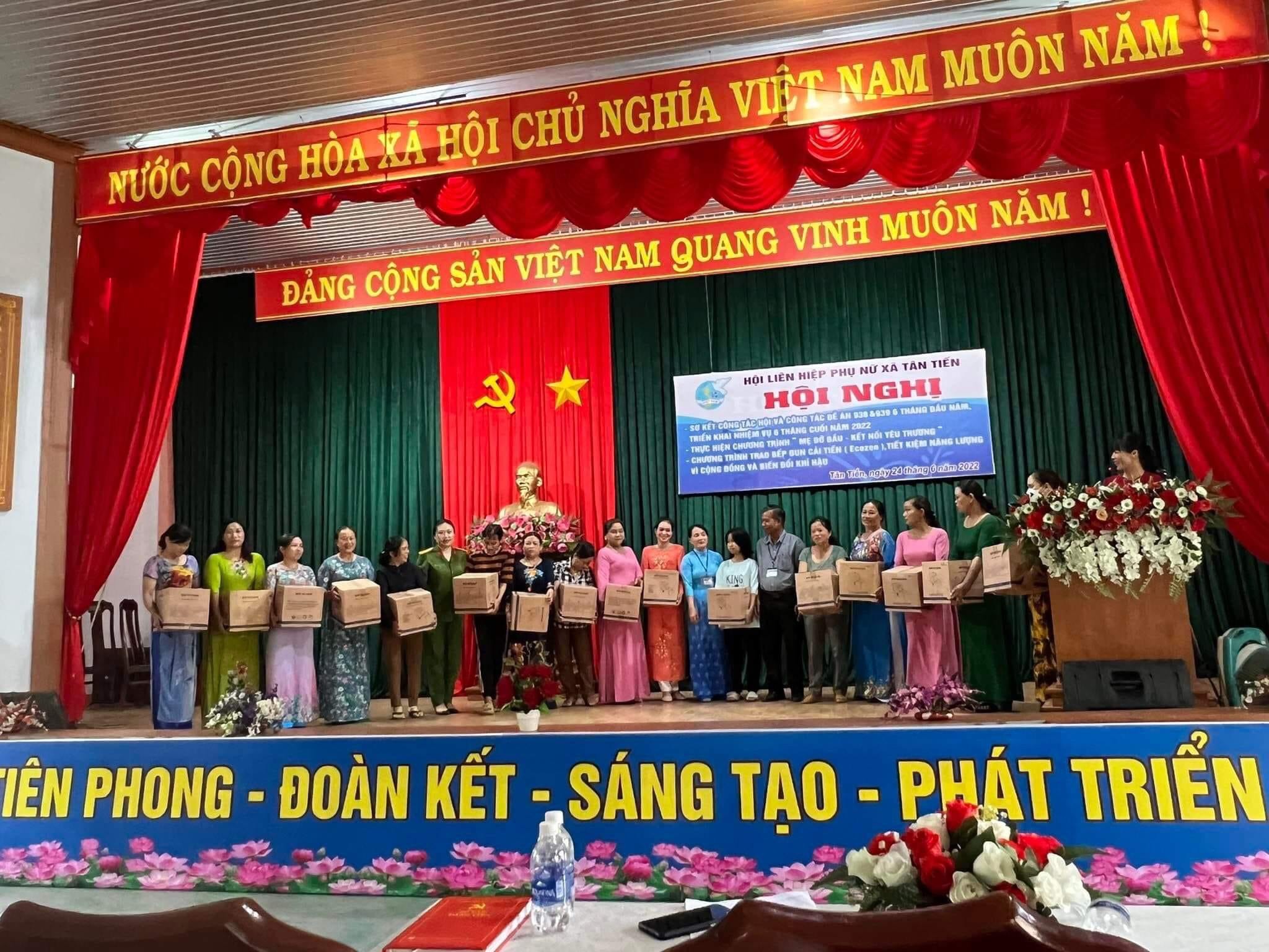 HỘI LHPN XÃ TÂN TIẾN SƠ KẾT CÔNG TÁC HỘI 6 THÁNG ĐẦU NĂM VÀ TRIỂN KHAI NHIỆM VỤ 6 THÁNG CUỐI NĂM