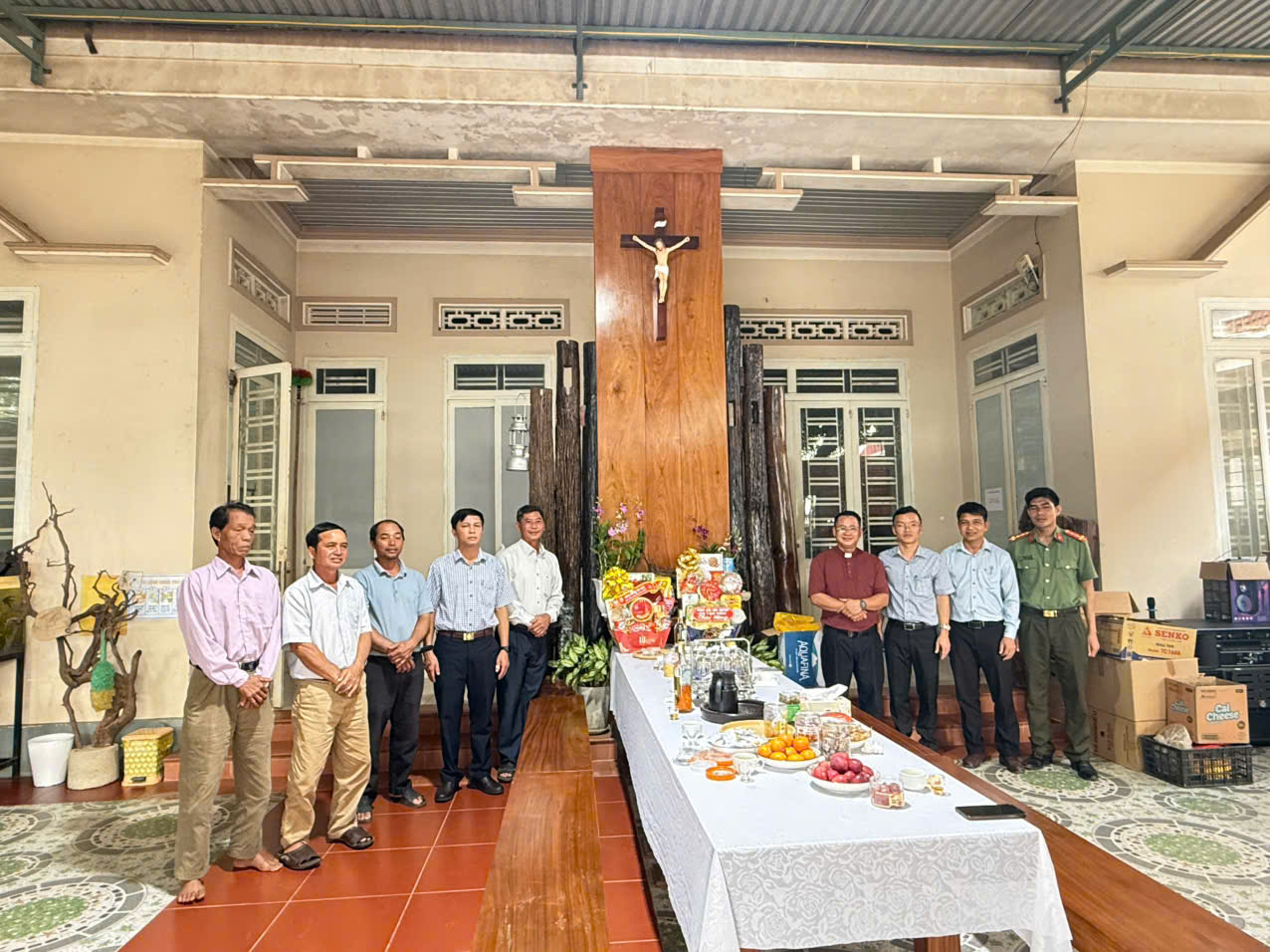 ĐẢNG ỦY- HĐND - UBND-UBMTTQVN XÃ TÂN TIẾN THĂM CÁC CƠ SỞ, ĐIỂM SINH HOẠT TÔN GIÁO NHÂN DỊP GIÁNG SINH